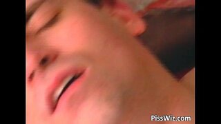 Ересек аққұбалар шлюха сорады мүшесі алады