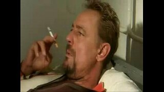 Стари момак јебе млади ученица