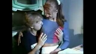 Lépés lányát akarja a seggét