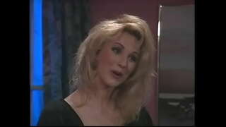 ˆ�라운 금발의 빤 수탉이 그녀의 핑크나 조에 소파